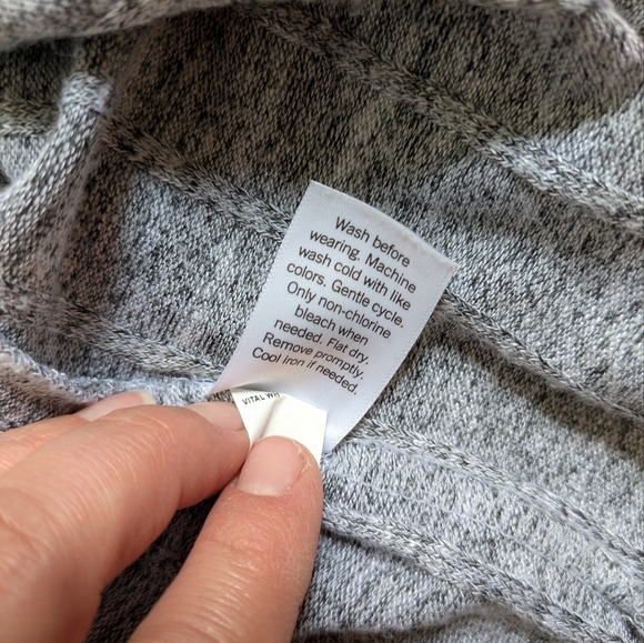 Gray Ribbed Knit Sweater - Picture 5 of 5